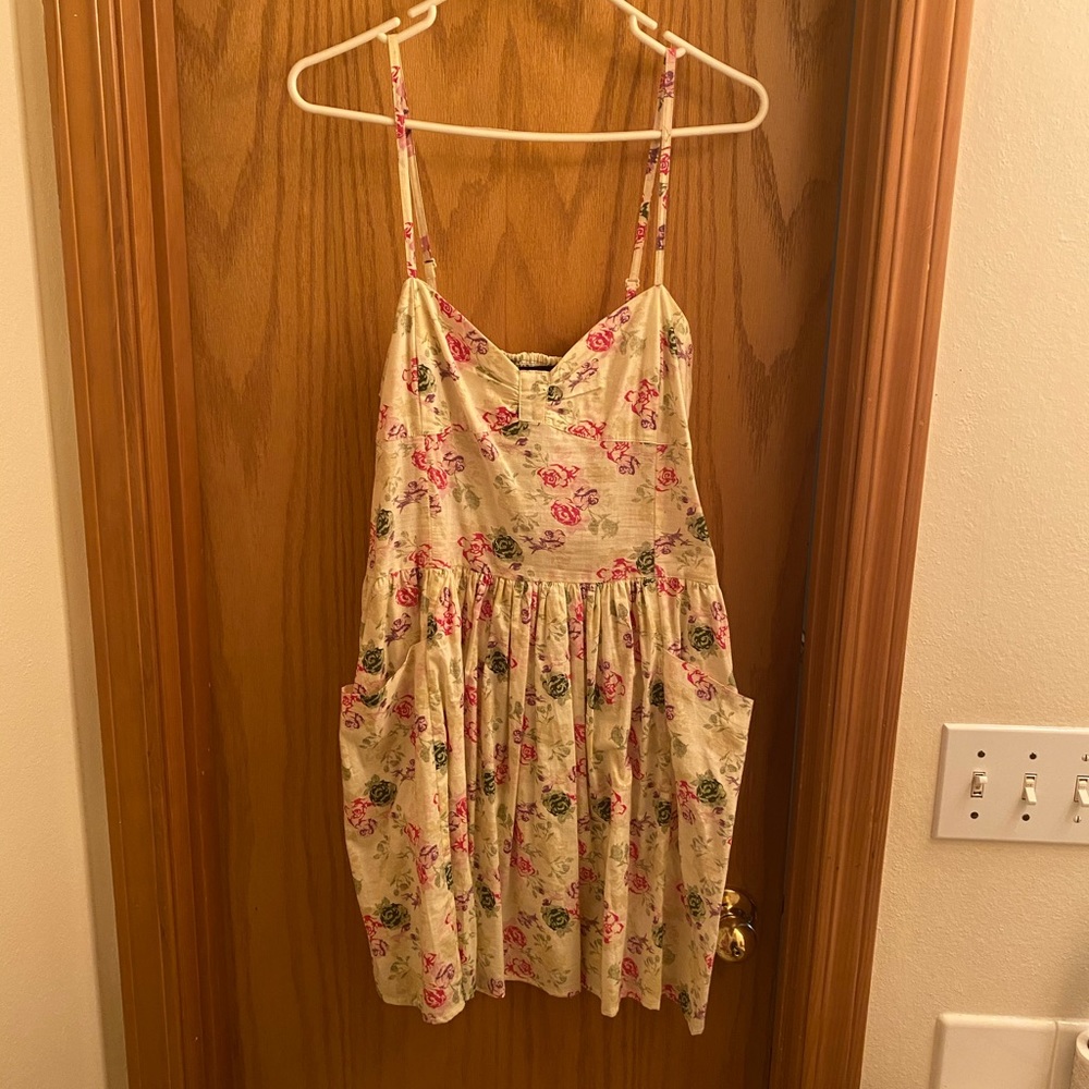 Floral tunic top with pockets